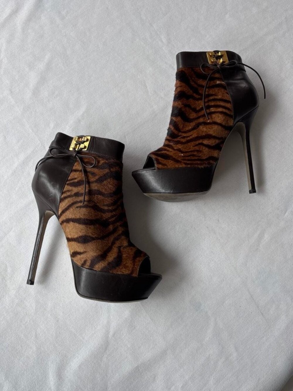 Sergio Rossi Tiger Print Calf Hair Platform Peep Toe Booties EU 36 US 6 - Picture 2 of 6